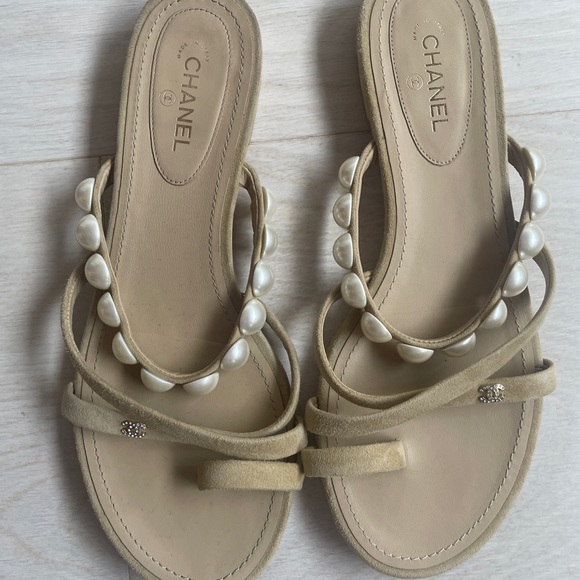 Chanel Suede & Pearl Beige Sandals Size 38 - Picture 6 of 7